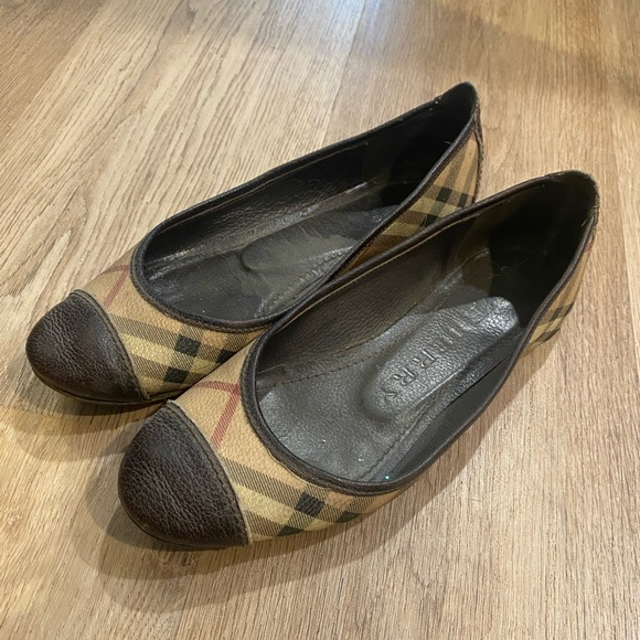 Burberry slip of flats - Picture 2 of 2